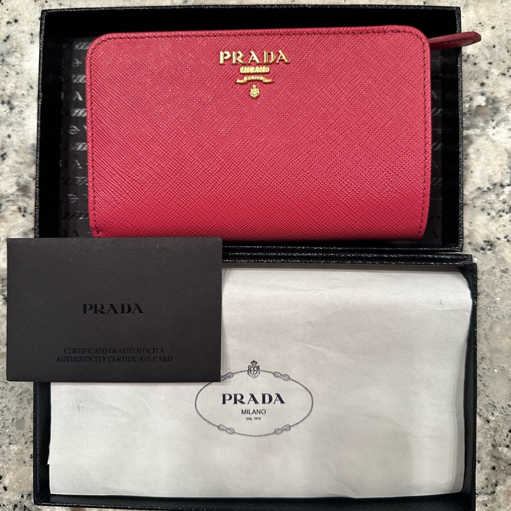 Prada Small Leather Wallet in Peonia NIB